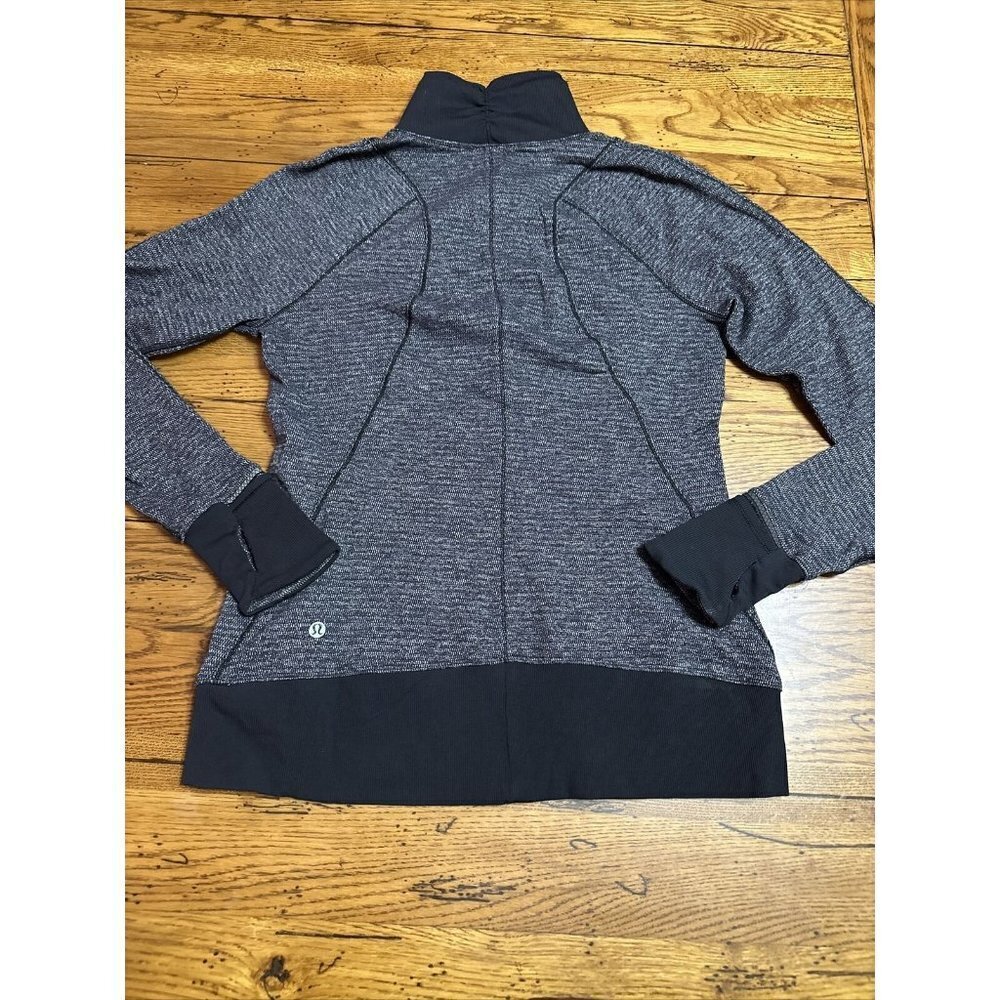 Lululemon Runderful 1/2 Zip Size 6? Long Sleeve Pullover Black Gray Herring O10